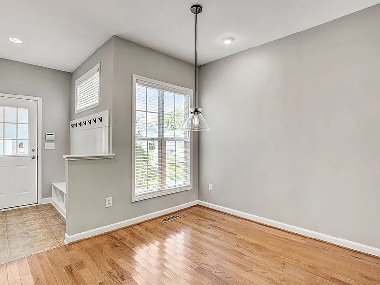 606 Center St — Photo 19