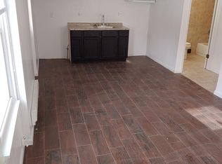 303 S Hunter St #E, Independence, MO 64050