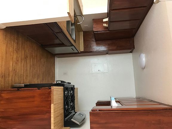 2nd image of 4826 Rosewood Ave APT 3