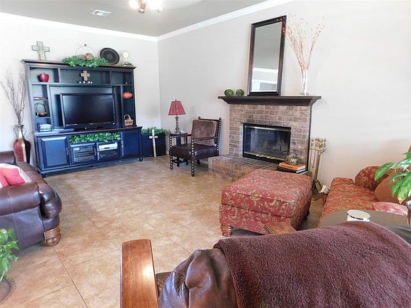 3rd image of 114 S Keats Dr