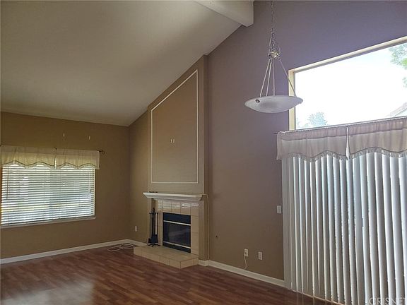 3rd image of 23977 Bennington Dr