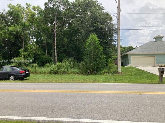 2nd image of 390 SW Tulip Blvd