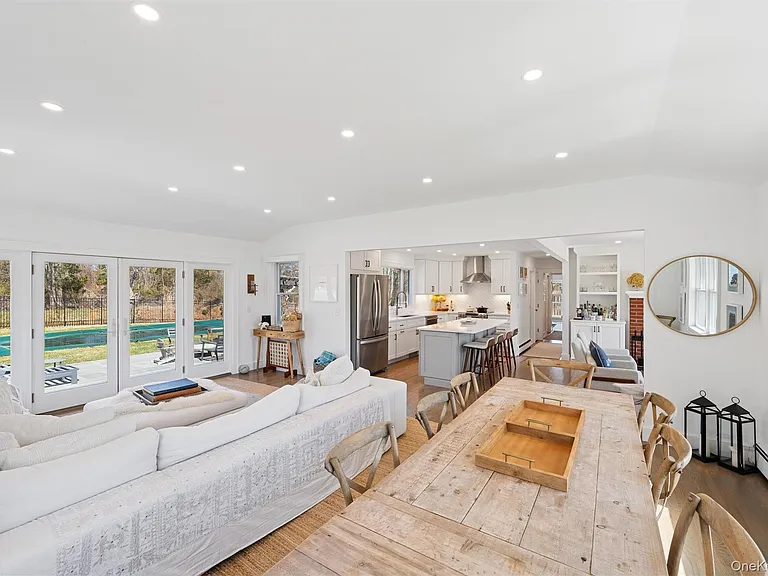 580 Gin Ln — Photo 14