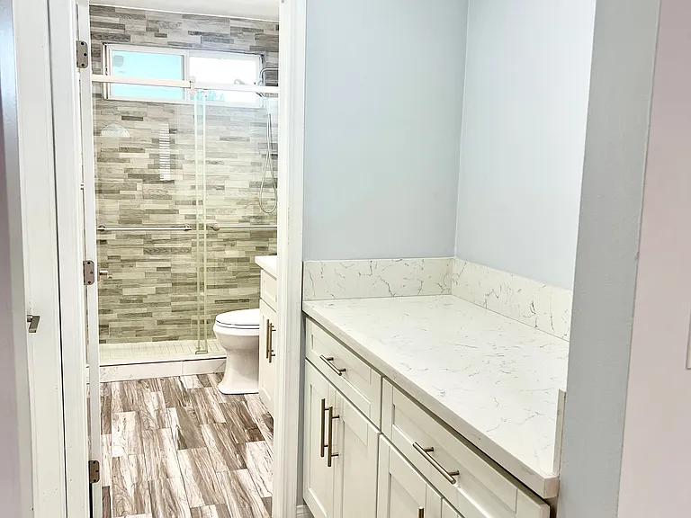 5710 Willowcrest Ave #D — Photo 8