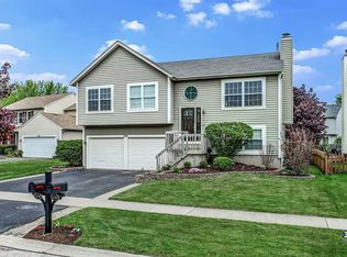 2195 N Millstone Dr, Lake Villa, IL