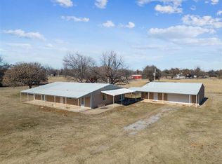 15592 NE Tony Creek Rd, Apache, OK 73006