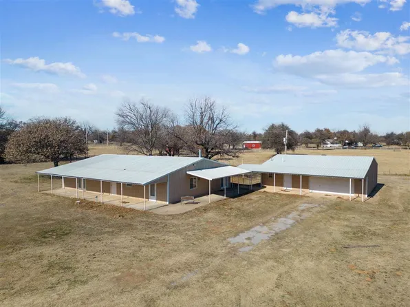 15592 NE Tony Creek Rd, Apache, OK 73006