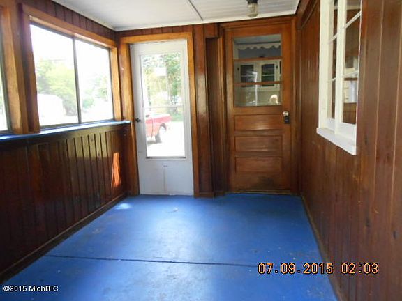 3rd image of 346 E Park St