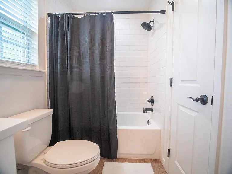 315 SE Lindale Gln — Photo 21