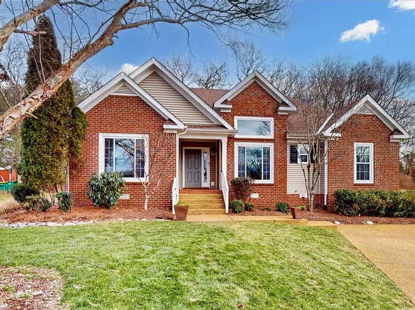 1334 Branchside Ct, Thompsons Station, TN 37179