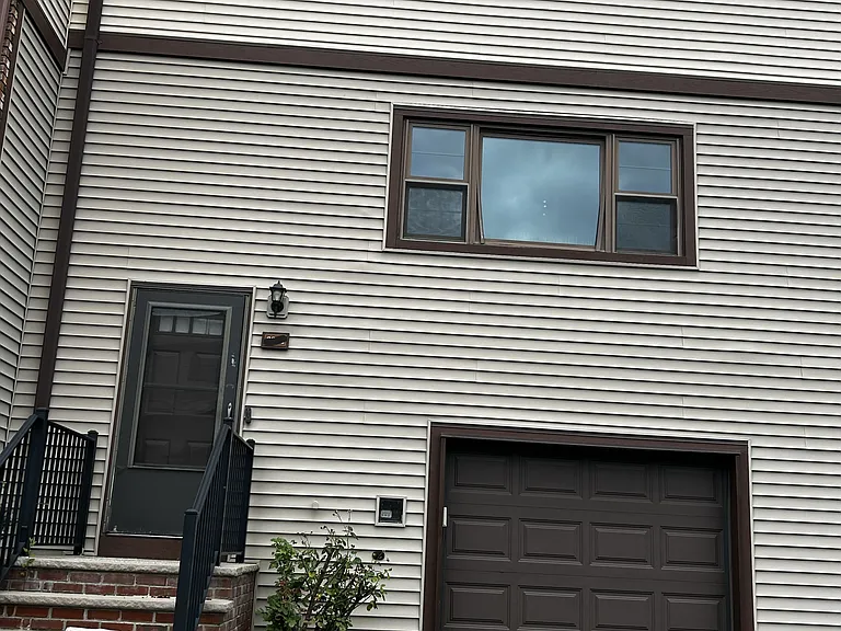 6805 Hana Rd — Photo 1