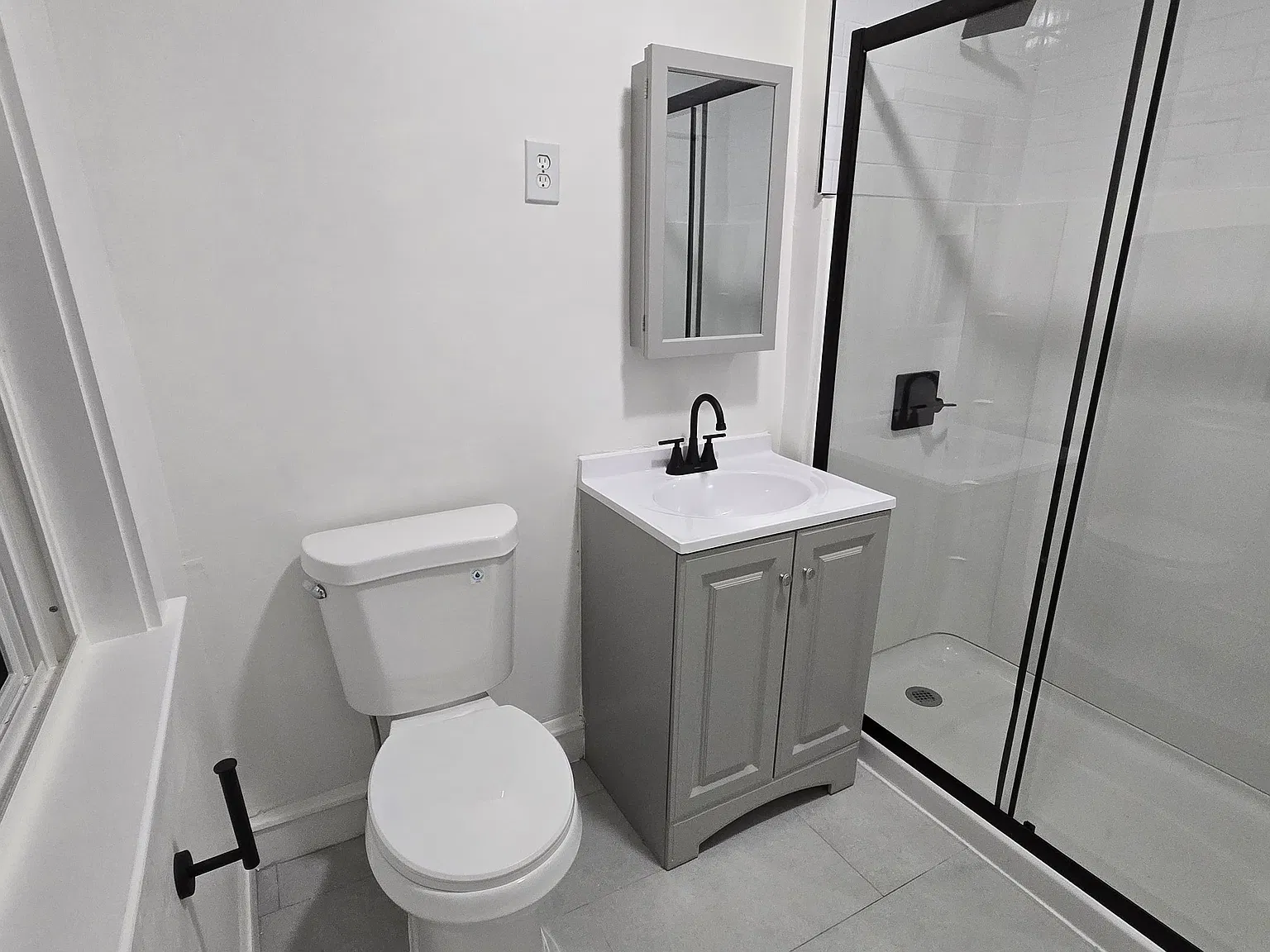 3 bed, 1242 sqft, $2,200 — Photo 2