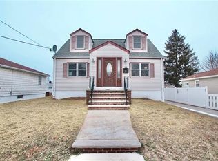25 Longfellow St, Carteret, NJ