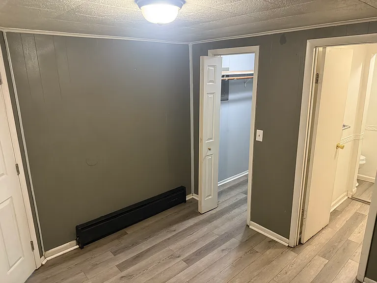 531 W King St #D — Photo 8