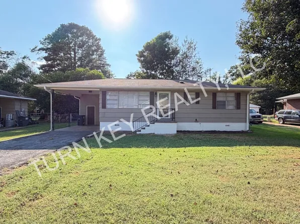 2724 Clyburne St, Bessemer, AL 35023