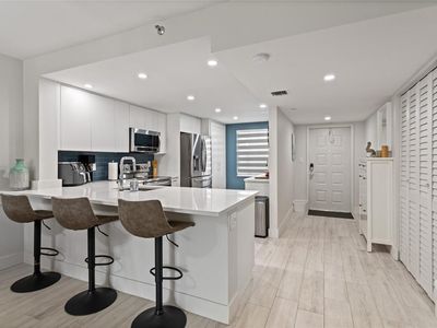 4015 W Palm Aire Dr #305, Pompano Beach, FL, 33069