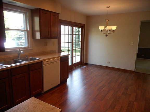 4th image of 1015 S Fairview Ave