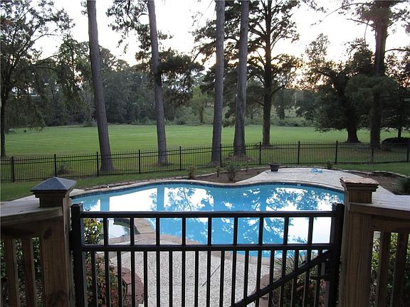3rd image of 196 Chinquapin Dr