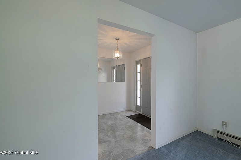 3rd image of 27 Miller Avenue