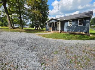 227 Briarwood Dr, Shady Spring, WV 25918