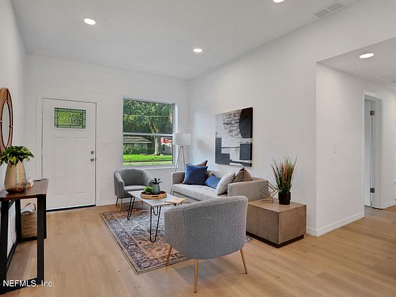 4th image of 4741 IRVINGTON Avenue