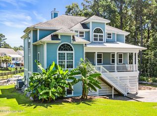 655 Hughes Rd, Hampstead, NC 28443