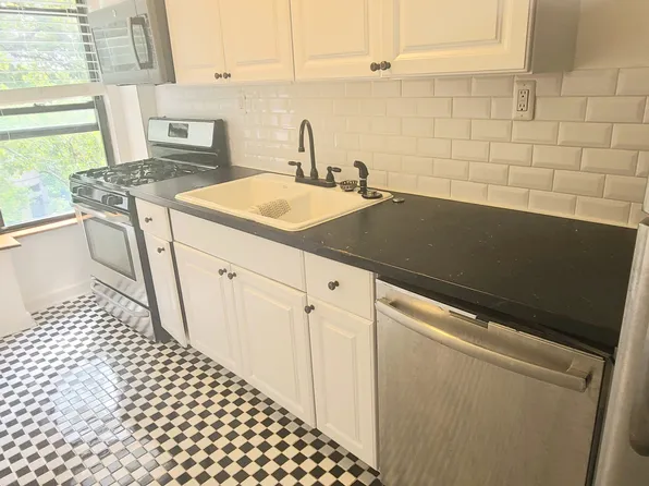 280 Stuyvesant Avenue image 1 of 8