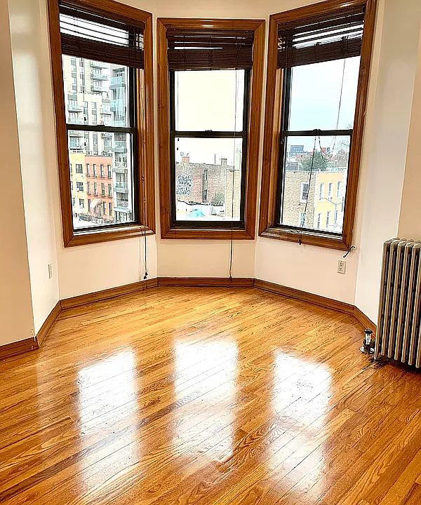 1st image of 463 4th Ave APT 4R