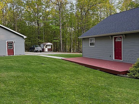 4th image of 290 Hazelwood Dr