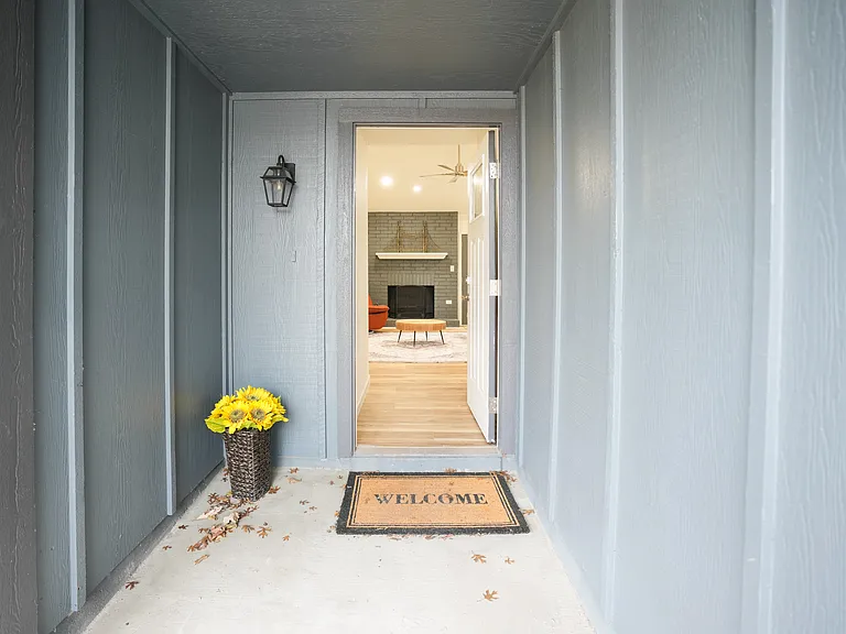 Aldford Dr — Photo 14