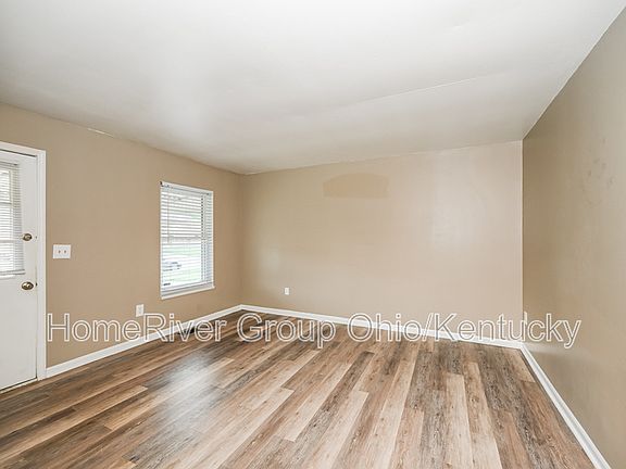 4th image of 10040 Sturgeon Ln