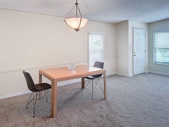 5th image of 4239 Flora St