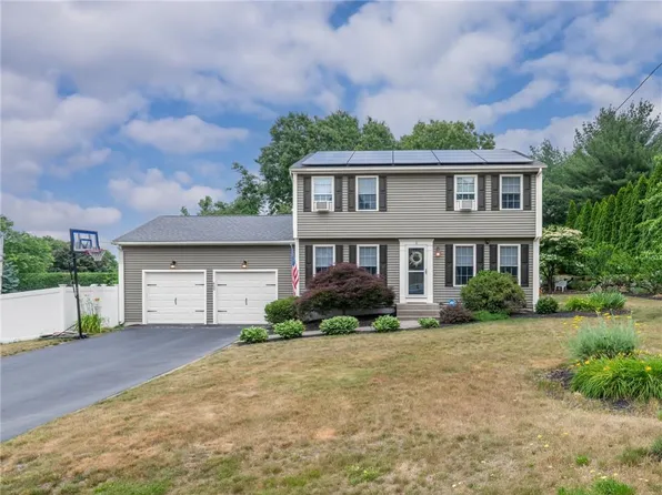 2 Brookfield Rd, Coventry, RI 02816