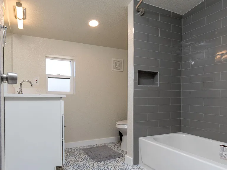 Second bathroom.