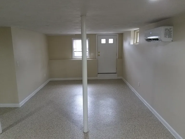 121 King Philip Rd — Photo 7