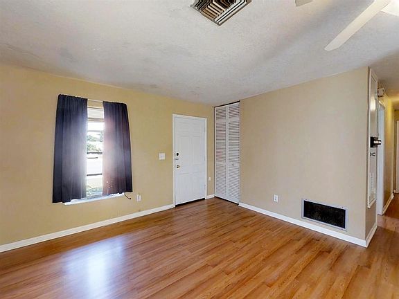5th image of 1091 Deltona Blvd