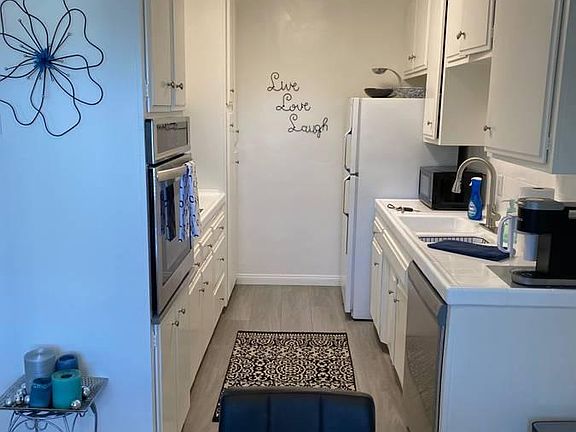3rd image of 18014 Devonshire St #317