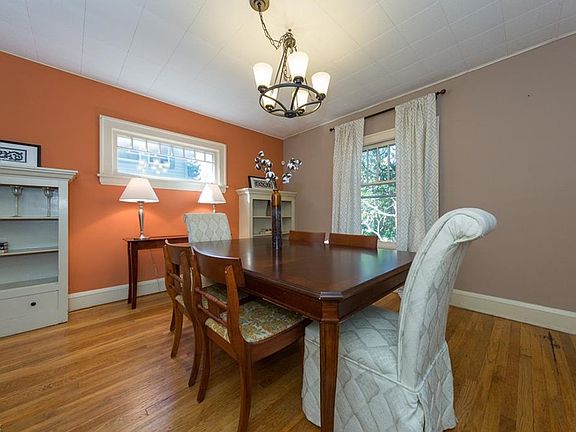 5th image of 3170 Essex Rd