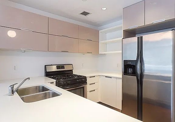 3rd image of 160 E 117th St #1A