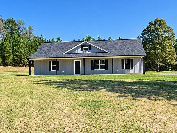 3rd image of 3052 Henry Knob Rd