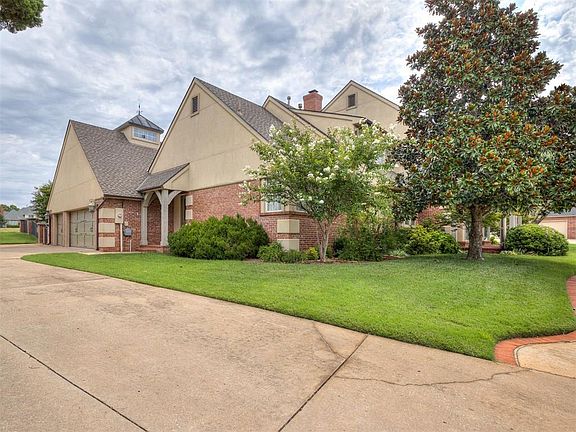 4th image of 5812 Country Club Dr