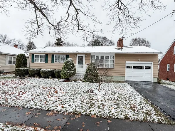 93 Capitol St, Auburn, NY 13021