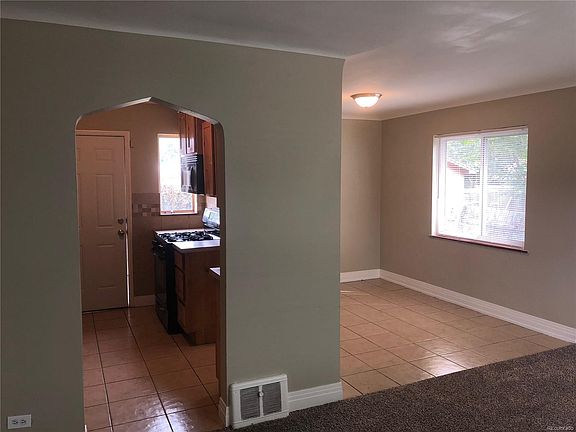 3rd image of 750 S Dale Ct