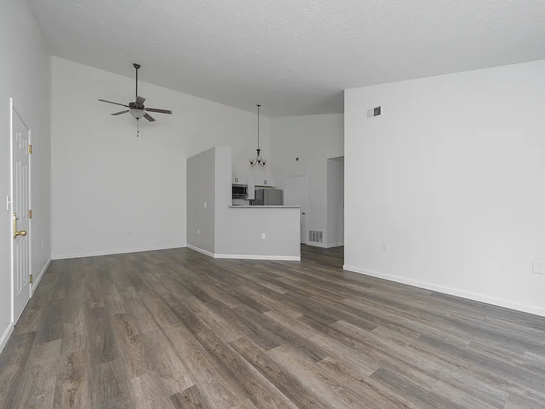 Renovated 2nd Floor Apartment