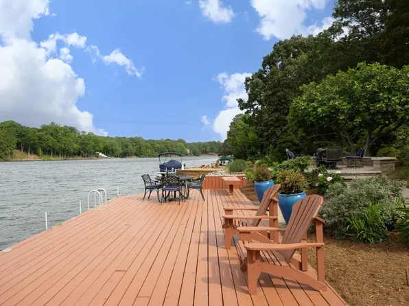 146 Lochwood West Dr, Cary, NC 27518