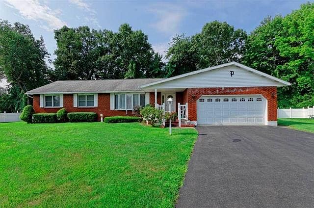 1st image of 12 Oakwood Dr W