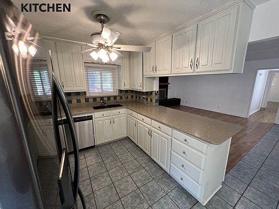 5th image of 1607 Wisteria St