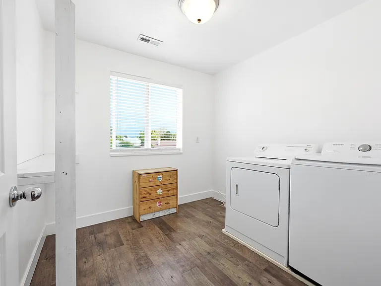 1588 N 325 W — Photo 14