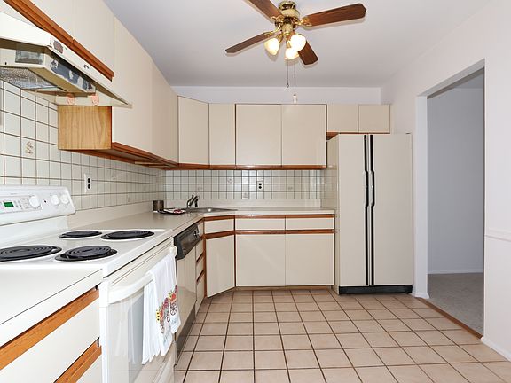 4th image of 147 Flintlock Way APT B