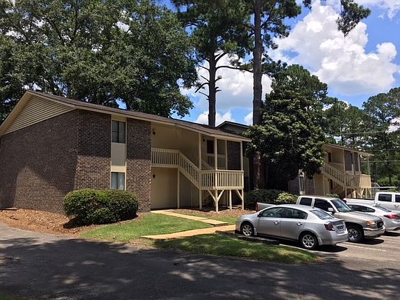 2nd image of 900 Blanton St